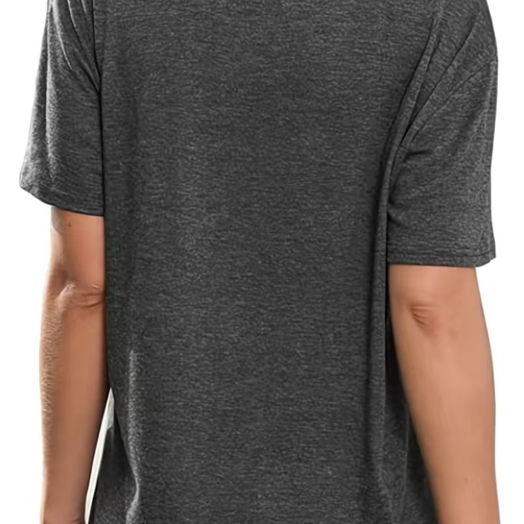 💜GRAFIC TEES 💜 - Picture 4 of 4